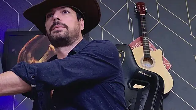 Snapshot of ChrisKox chatting on 29, 11, 2025 ChrisKox online show from 29, 11, 2025