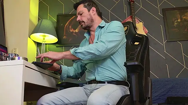 Snapshot of ChrisKox chatting on 10, 1, 2026 ChrisKox online show from 10, 1, 2026