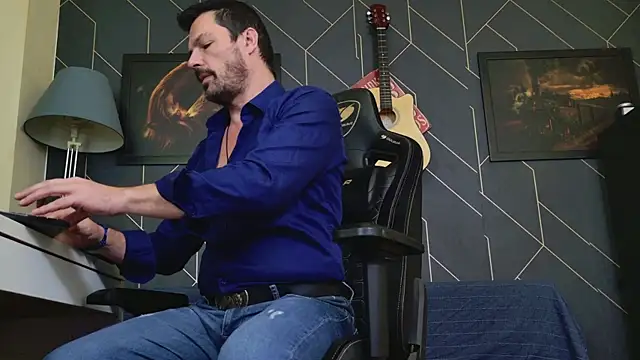 Snapshot of ChrisKox chatting on 12, 1, 2026 ChrisKox online show from 12, 1, 2026