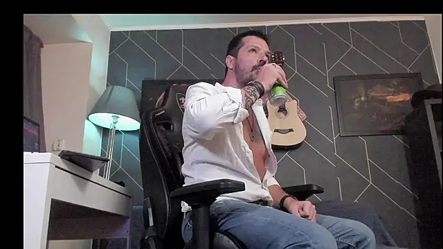 Snapshot of ChrisKox chatting on 12, 2, 2026 ChrisKox online show from 12, 2, 2026