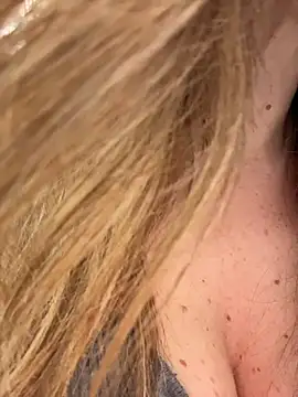 Snapshot of sexylenia chatting on 19, 3, 2026 sexylenia online show from 19, 3, 2026