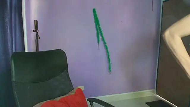 Snapshot of Nattyslave4U chatting on 10, 10, 2025 Nattyslave4U online show from 10, 10, 2025