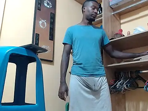 Snapshot of kurtbigcock chatting on 17, 10, 2025 kurtbigcock online show from 17, 10, 2025