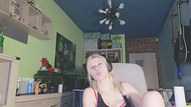 Snapshot of karmija chatting on 9, 12, 2024 karmija online show from 9, 12, 2024