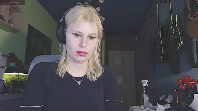 Snapshot of karmija chatting on 6, 3, 2025 karmija online show from 6, 3, 2025