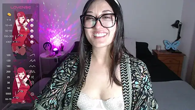 Ninimoon online show from 5, 10, 2025