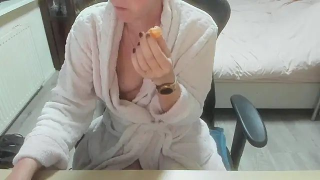 minoesje37 online show from 21, 3, 2026