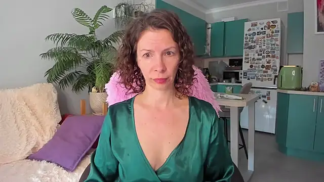 ChristinaGlory online show from 9, 5, 2026