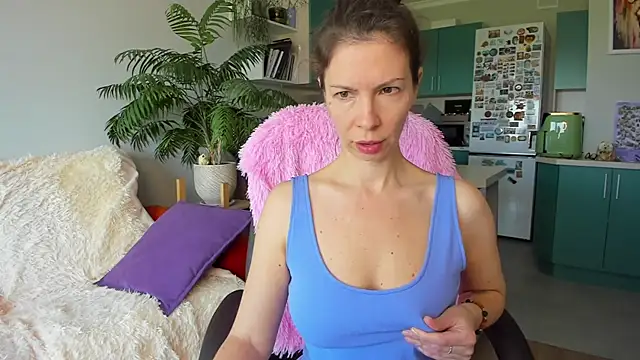 ChristinaGlory online show from 17, 5, 2026