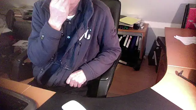 Snapshot of outlaw200 chatting on 3, 12, 2024 outlaw200 online show from 3, 12, 2024