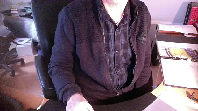 Snapshot of outlaw200 chatting on 30, 12, 2024 outlaw200 online show from 30, 12, 2024