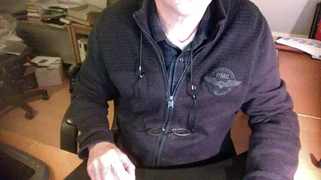 Snapshot of outlaw200 chatting on 30, 12, 2024 outlaw200 online show from 30, 12, 2024