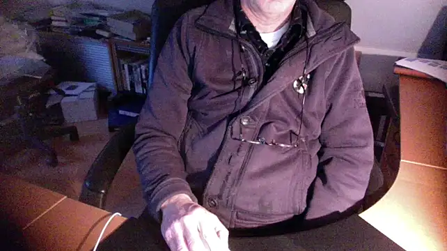 Snapshot of outlaw200 chatting on 9, 1, 2025 outlaw200 online show from 9, 1, 2025