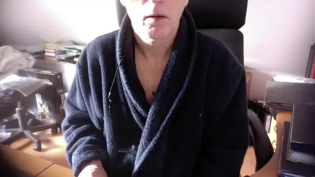 Snapshot of outlaw200 chatting on 12, 1, 2025 outlaw200 online show from 12, 1, 2025