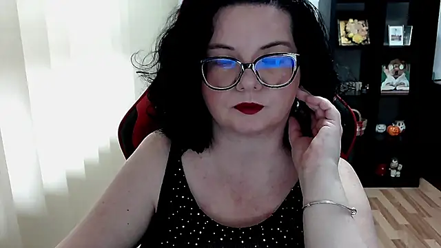 MissTroublle online show from 28, 2, 2026