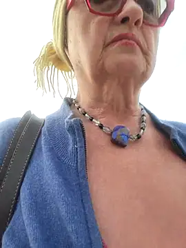 Snapshot of MucMilf59 chatting on 30, 4, 2026 MucMilf59 online show from 30, 4, 2026