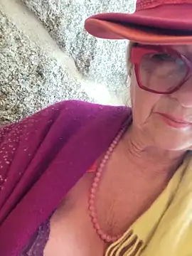 Snapshot of MucMilf59 chatting on 14, 5, 2026 MucMilf59 online show from 14, 5, 2026