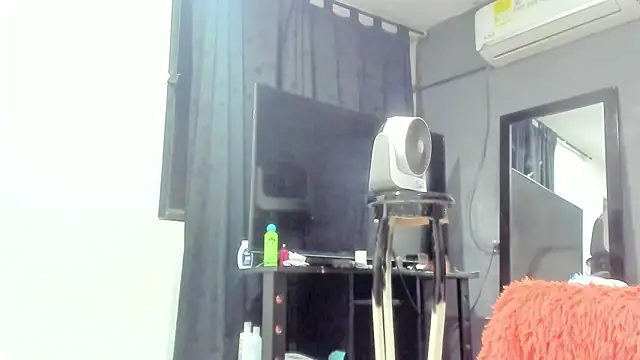 Snapshot of SandraGoldstein chatting on 28, 2, 2026 SandraGoldstein online show from 28, 2, 2026