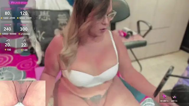 khloeHermaprodit3 online show from 27, 2, 2025