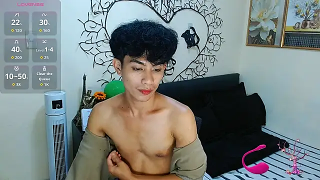 WildestTwink online show from 17, 11, 2025