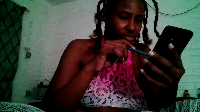 Snapshot of Xochillovemoney2 chatting on 10, 3, 2025 Xochillovemoney2 online show from 10, 3, 2025