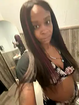 Snapshot of queenGypsy24 chatting on 6, 10, 2025 queenGypsy24 online show from 6, 10, 2025