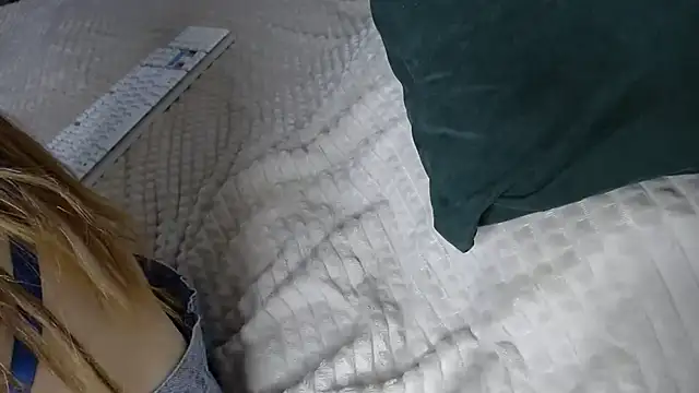 Kiradoll27 online show from 16, 12, 2025