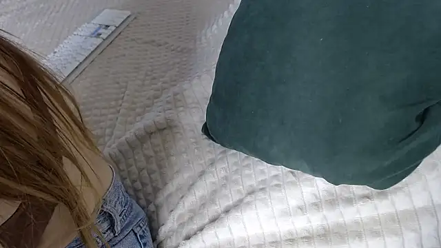 Kiradoll27 online show from 22, 12, 2025