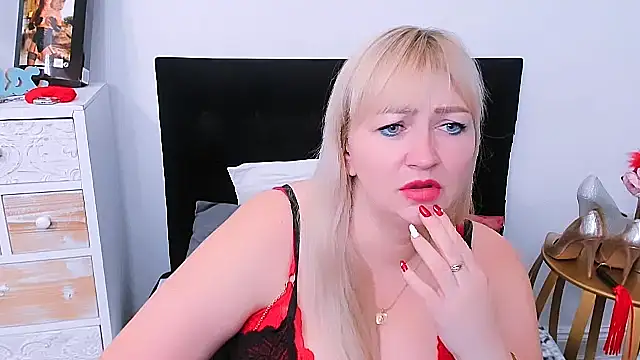 sweetMariina online show from 4, 1, 2025