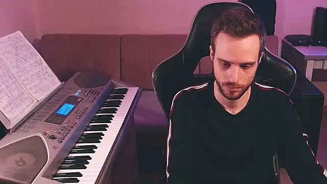 Sweetparker online show from 12, 9, 2025