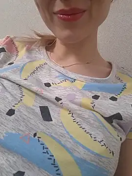 YogisticJuli666 online show from 30, 10, 2025