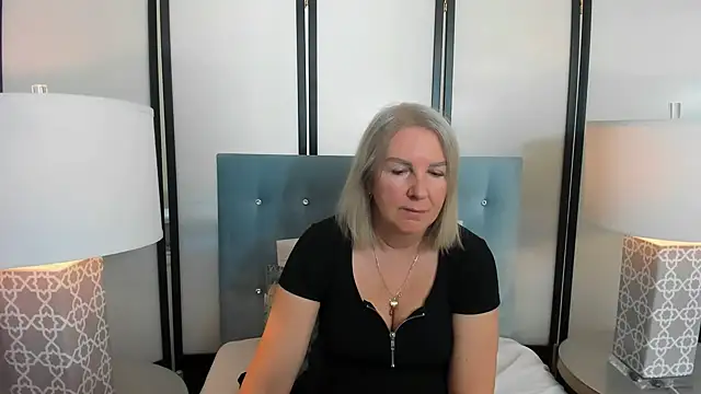 Snapshot of EricaTop chatting on 11, 1, 2025 EricaTop online show from 11, 1, 2025