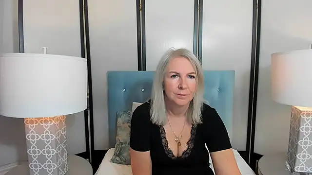 Snapshot of EricaTop chatting on 5, 10, 2025 EricaTop online show from 5, 10, 2025