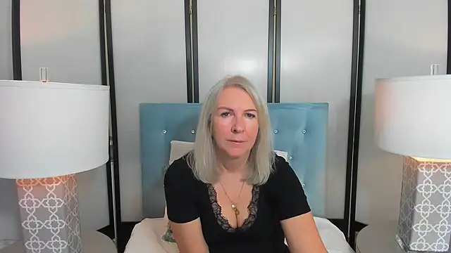 Snapshot of EricaTop chatting on 12, 10, 2025 EricaTop online show from 12, 10, 2025