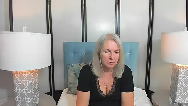 Snapshot of EricaTop chatting on 13, 10, 2025 EricaTop online show from 13, 10, 2025