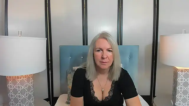 Snapshot of EricaTop chatting on 19, 10, 2025 EricaTop online show from 19, 10, 2025