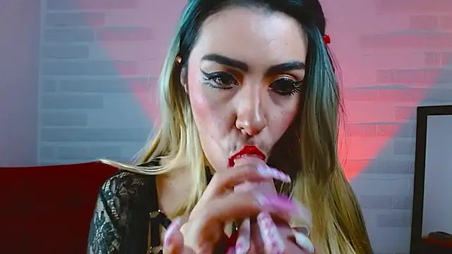 Snapshot of sky_girl1 chatting on 23, 10, 2025 sky girl1 online show from 23, 10, 2025