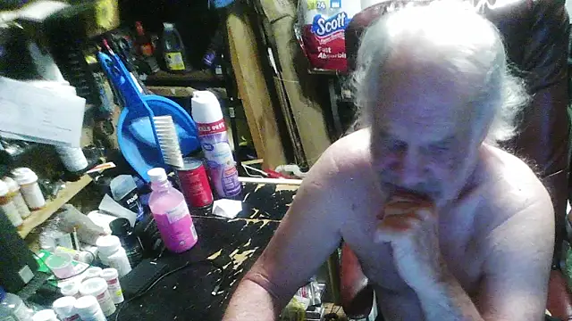 Snapshot of russtee chatting on 10, 1, 2026 russtee online show from 10, 1, 2026