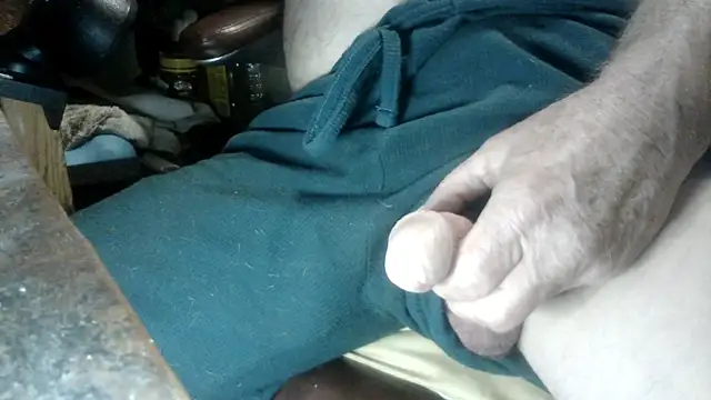 Snapshot of russtee chatting on 20, 3, 2026 russtee online show from 20, 3, 2026