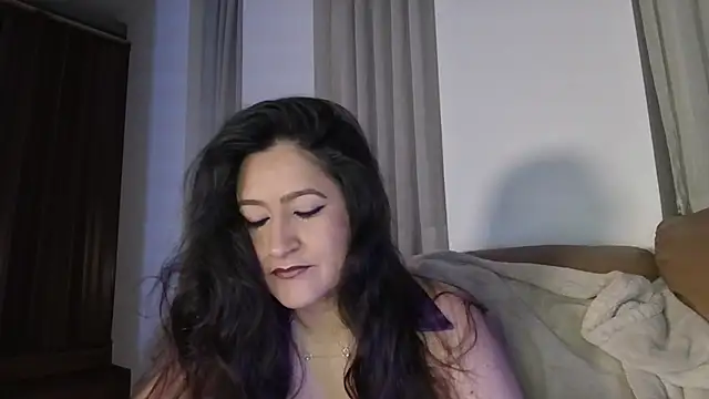 Snapshot of DeesseLuxure chatting on 23, 9, 2025 DeesseLuxure online show from 23, 9, 2025