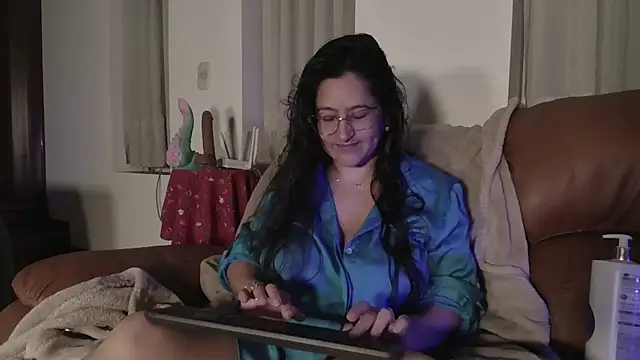 Snapshot of DeesseLuxure chatting on 2, 10, 2025 DeesseLuxure online show from 2, 10, 2025