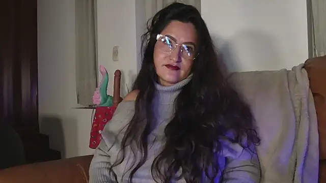 Snapshot of DeesseLuxure chatting on 15, 10, 2025 DeesseLuxure online show from 15, 10, 2025