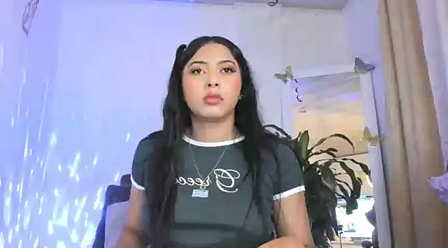 kirasofia online show from 4, 3, 2025