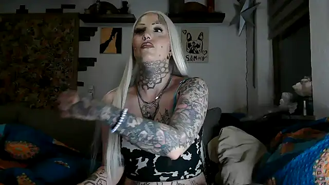 Snapshot of RoxxyInk chatting on 15, 6, 2026 RoxxyInk online show from 15, 6, 2026