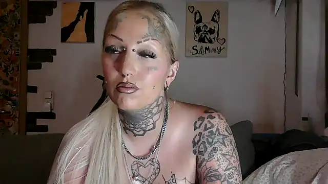 Snapshot of RoxxyInk chatting on 20, 7, 2026 RoxxyInk online show from 20, 7, 2026