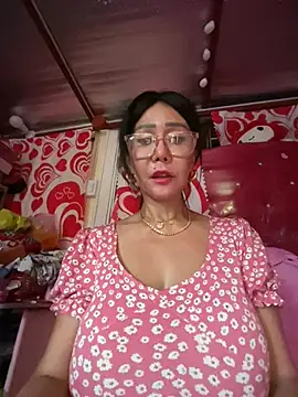 Snapshot of sweetieme chatting on 5, 6, 2026 sweetieme online show from 5, 6, 2026