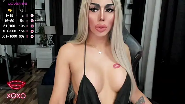 Snapshot of Forever_MissCandace chatting on 8, 1, 2025 Forever MissCandace online show from 8, 1, 2025