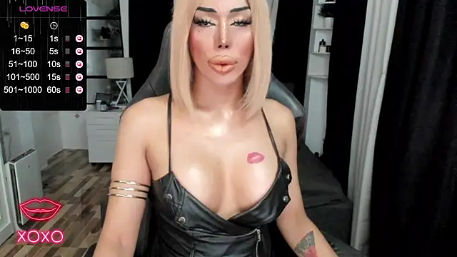 Snapshot of Forever_MissCandace chatting on 16, 9, 2025 Forever MissCandace online show from 16, 9, 2025