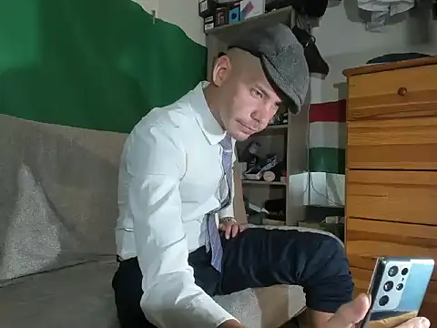 Snapshot of viraglaci18@xh chatting on 18, 10, 2025 viraglaci18xh online show from 18, 10, 2025