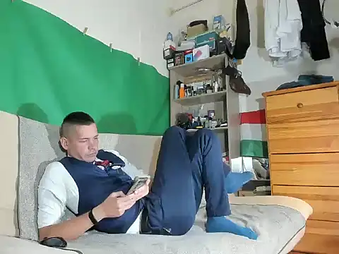 Snapshot of viraglaci18@xh chatting on 21, 10, 2025 viraglaci18xh online show from 21, 10, 2025